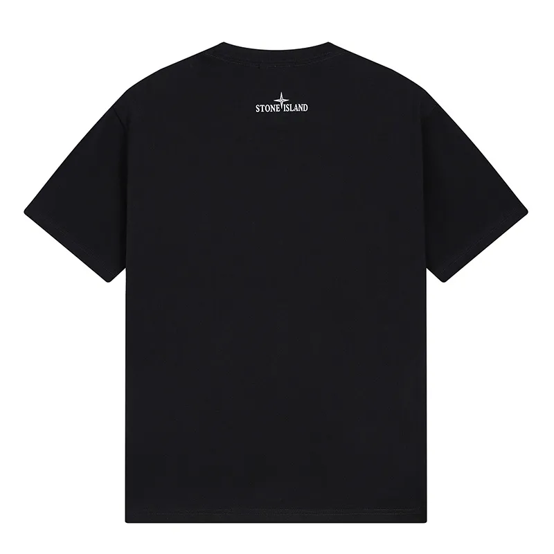 W666#P110💰 [Stone lsland/Stone Island Chest Destruction Big Compass Printed Short-Sleeved T-shirt] ⚠️[Original creation with high control of details] - Made of 230g combed cotton 32 count double yarn, soft and comfortable to the touch, sweat-absorbent and breathable. - Simple basic and versatile style, original single quality, the first choice for couples. - Made in a large factory, four needles and five threads on the shoulder, neat alignment, high quality workmanship. - Same style for men and women. Very versatile, one piece for everyone, details are clearly visible. Color: Black White Size: M L